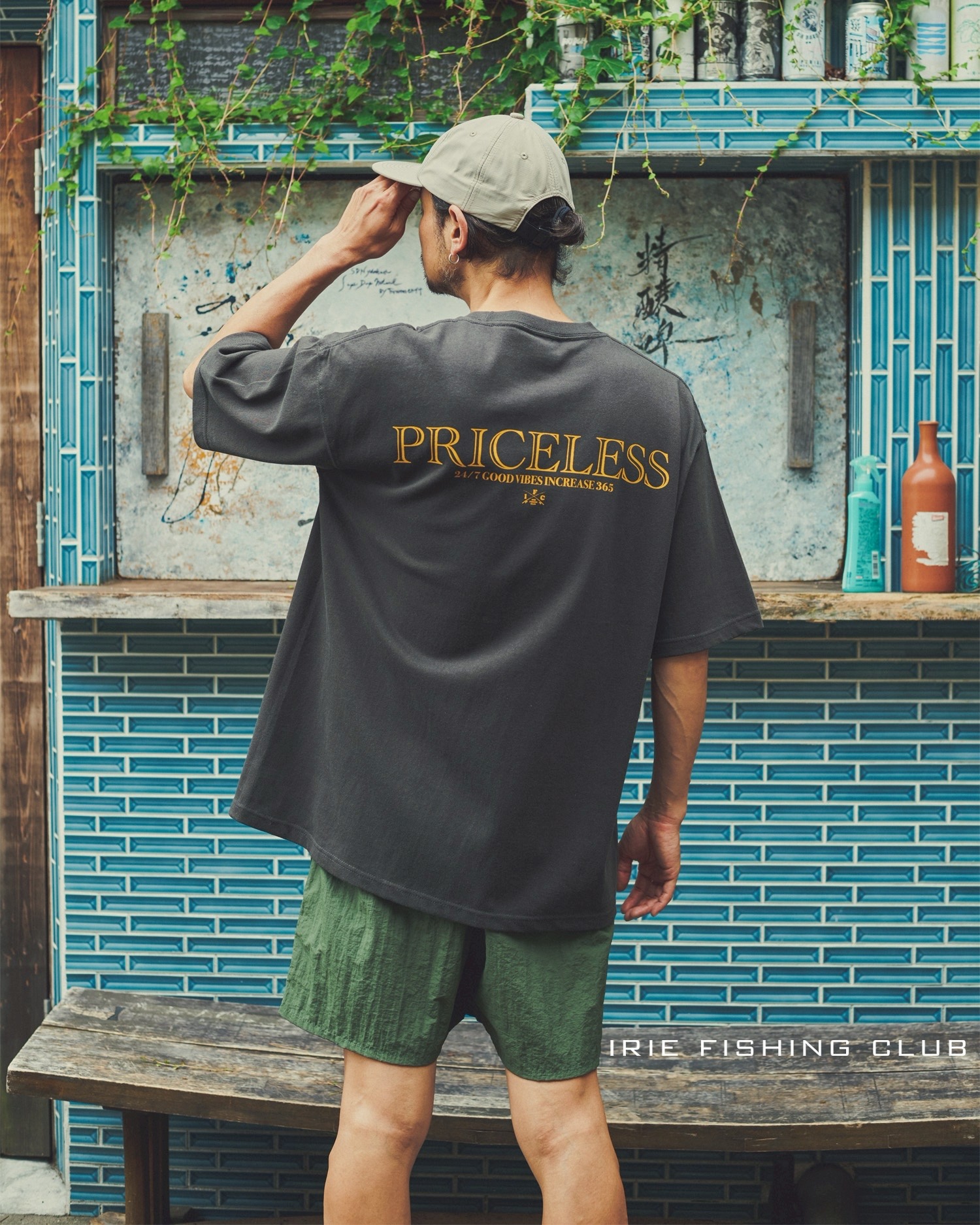 PRICELESS BIG TEE