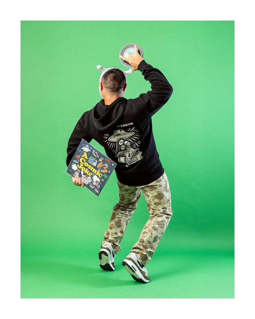 DIGGIN' ON EARTH HOODIE🎵