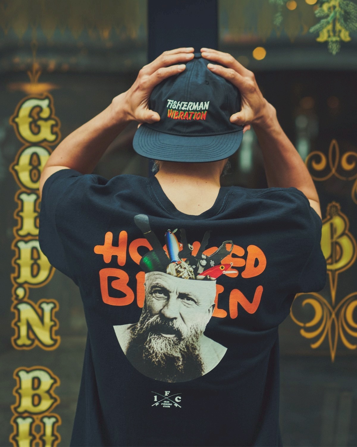 HOOKED BRAIN TEE